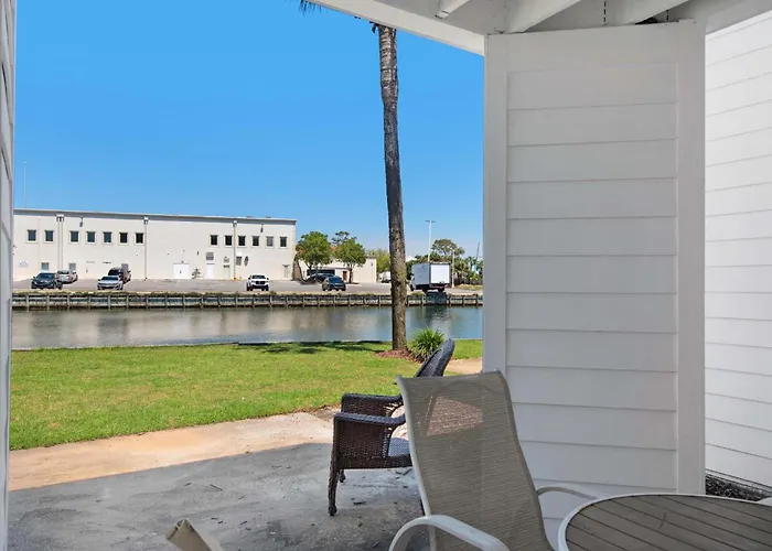Shoreline Towers Townhouse 4-4 Destin
